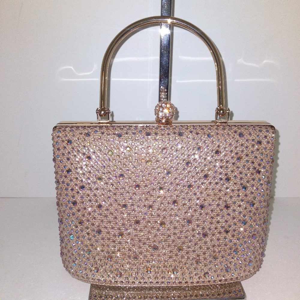 Elegant Gold Crystal Embellished Clutch Bag